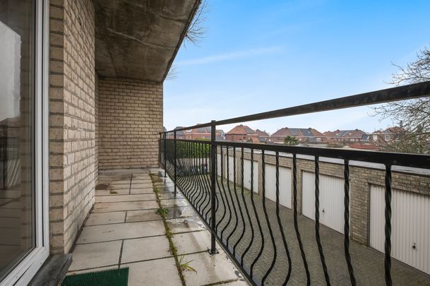 Ruim 2 slaapkamer appartement met terras nabij het centrum - Foto 1