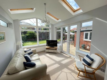 3 bedroom semi-detached house to rent - Photo 5