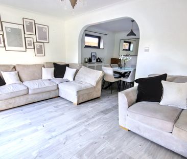 London Road, Wickford - Photo 1
