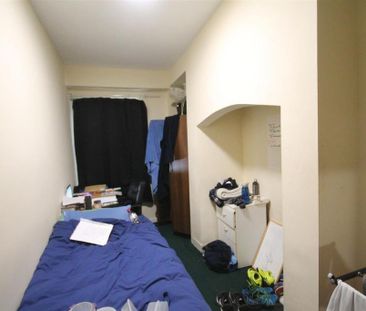 6 bedroom private hall to rent - Photo 1