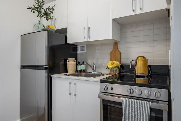 350 Mayfield Street, Vanier South, Ottawa, ON - Photo 1