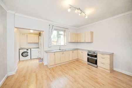 2 bedroom end of terrace house to rent - Photo 2