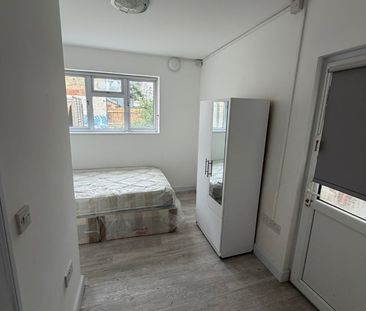Studio Flat, Shelbourne Road, N17 - Photo 3