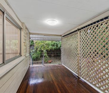 Charming Three Bedroom Family Home - Photo 5