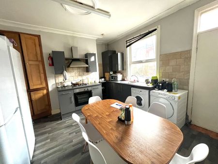 Room in a Shared House, Stanmore Place, LS4 - Photo 4