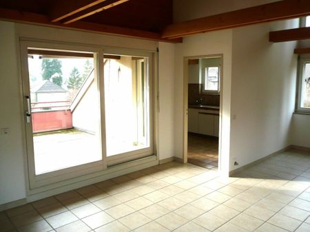 "4 1/2-Zimmerwohnung mit grossem Balkon und Cheminée" - Foto 3