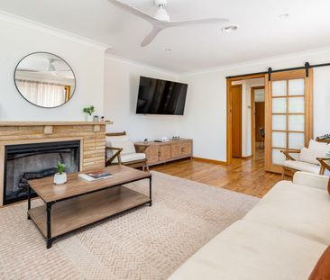 Spacious and Stylish Four Bedroom Home - Photo 2