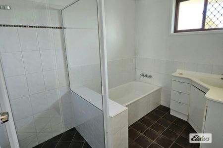 TILED 3 BEDROOM - LESS THAN 5 MIN WALK TO WATERFRONT - Photo 4
