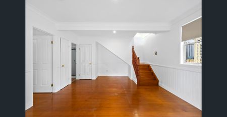 Contemporary Family Haven in the Heart of Paddington - Photo 4