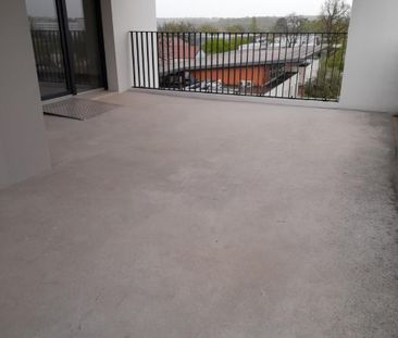 Location Appartement 3 pièces 71m² LORMONT 33310 - Photo 2