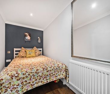 Flat to rent - Brome Road, London, SE9 - Photo 4