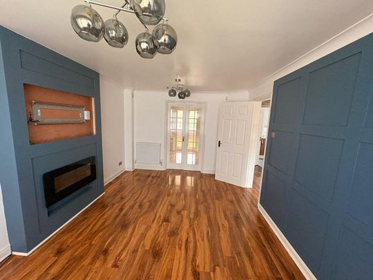 4 bedroom detached house to rent - Photo 1