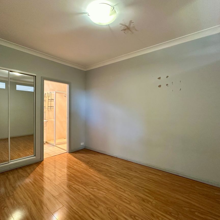 Flat/8 Coleborne Avenue, Mortdale NSW 2223 - Photo 1