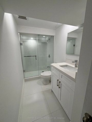 Detached Home For Lease | W9246043 - Photo 3