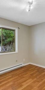 2 beds + 1 bath Renovated in - Photo 3