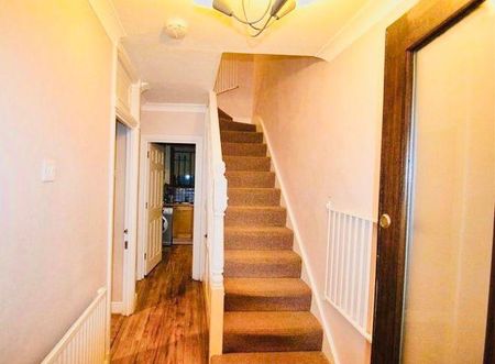 4 bedroom terraced house to rent - Photo 4