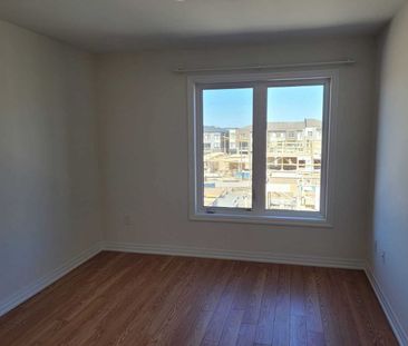 For Lease - 117 Bravo Lane, Newmarket, Ontario - Photo 1