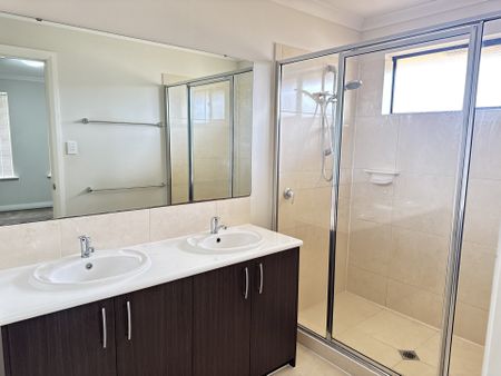 Prime Location - Photo 5