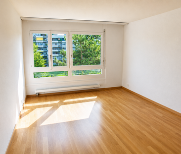 Frisch saniert! Helle 4.5-Zimmerwohnung mit Ausblick ins Grüne - Photo 3