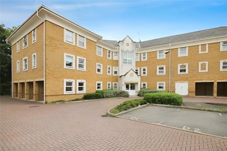 International Way, Sunbury-on-Thames, Surrey, TW16 7HR - Photo 2