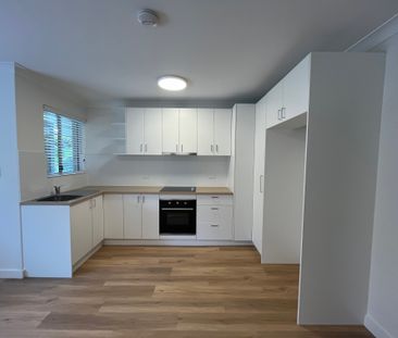 Renovated 1 bedroom flat under affordable housing for lease - Photo 3