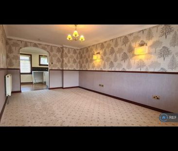 2 bedroom end of terrace house to rent - Photo 2