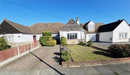 3 bedroom semi-detached bungalow to rent - Photo 4