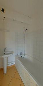 Location Appartement 2 pièces 50m² ROMANS SUR ISERE 26100 - Photo 3