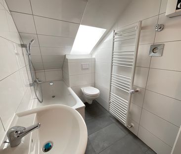 Schöne Dachgeschosswohnung mit Denkmalschutz - Foto 3