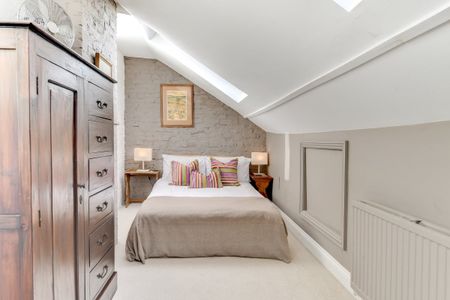 5 bedroom semi-detached house to rent - Photo 3