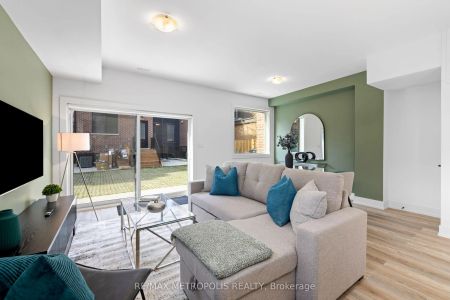 447 Lansdowne Avenue #Laneway - Photo 5