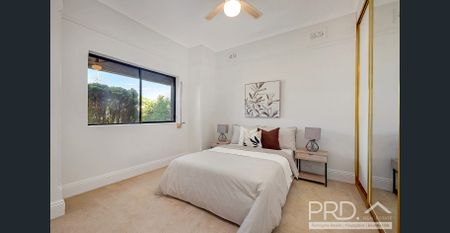 FULL BRICK FAMILY HOME WITH REAR LANE ACCESS - Photo 4