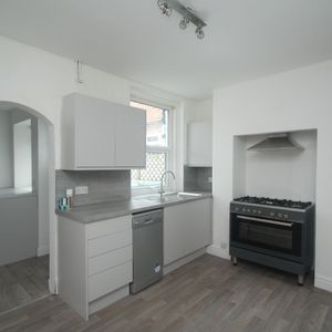 2 bedroom house to rent - Photo 2