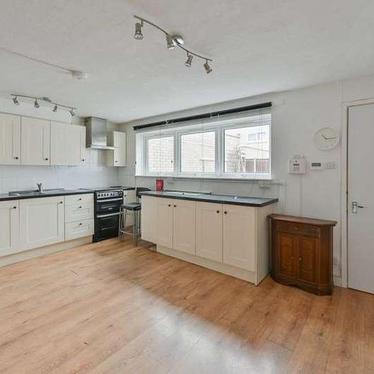 Portland Road, Mitcham, CR4 - Photo 1