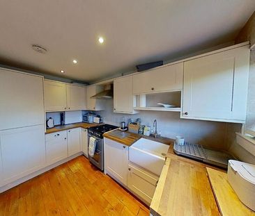 2 bedroom semi-detached house to rent - Photo 5