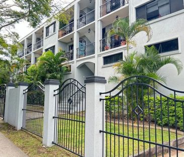 Fully Furnished Unit with Gabba Views & Unbeatable Location - Photo 1