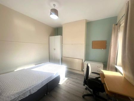 5 bedroom terraced house to rent - Photo 5