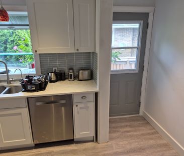For Lease - 40 Meadowland Drive, Brampton, Ontario - Photo 2