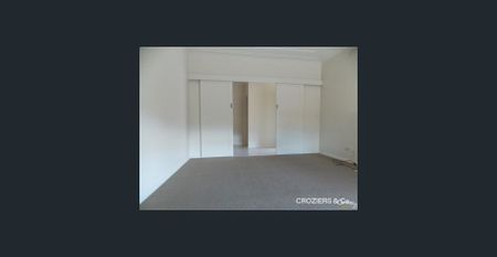 Family home - Photo 2