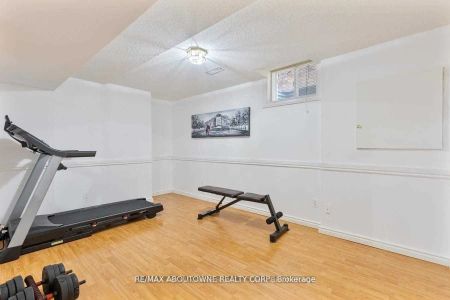 Detached Home For Lease | W9245835 - Photo 4