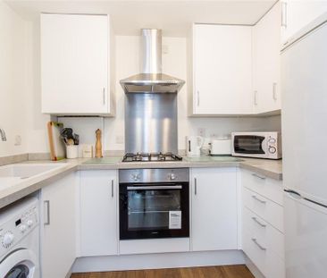 1 bedroom flat to rent - Photo 2