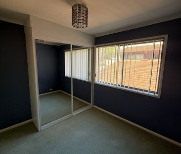 Low-Maintenance Waterfront Townhouse - Photo 4