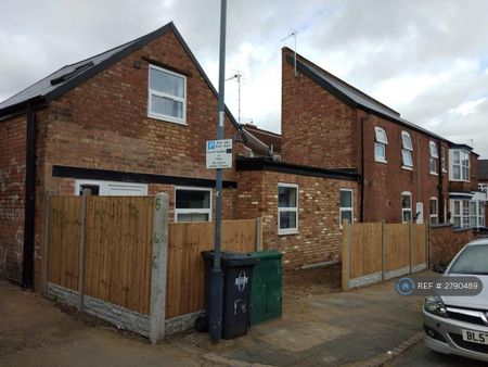 2 bedroom semi-detached house to rent - Photo 3