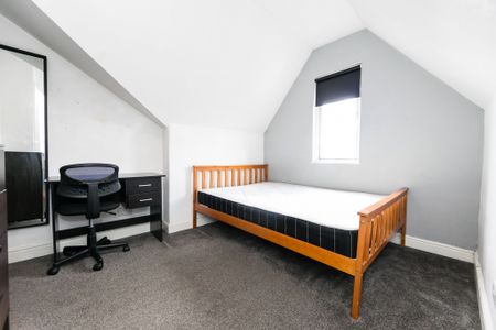 Hartley Grove, Hyde Park, Leeds - Photo 4