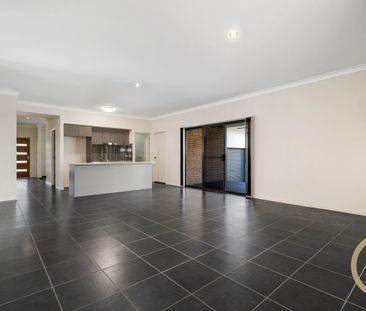 IMMACULATE 4 BEDROOM HOME - Photo 4