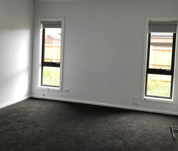 “Contemporary Family Living in Emerald Park Estate!” - Photo 2