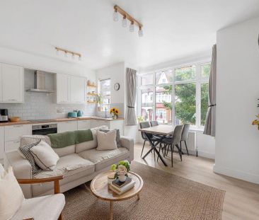 4 bedroom flat to rent - Photo 3