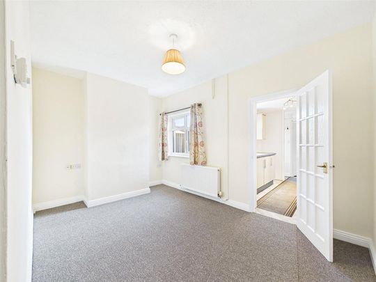 3 bedroom terraced house to rent - Photo 1