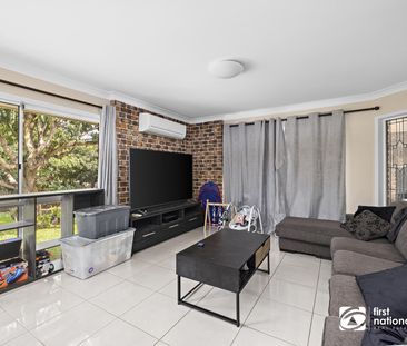 LARGE FAMILY HOME IN ORMISTON WITH PLENTY OF SPACE FOR CARAVAN BOAT... - Photo 2