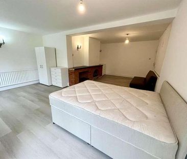 Hart Road, CM17 - Photo 4